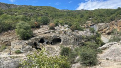 Tag 7 (24.09.2024) Gjirokaster und Therme in Benjes